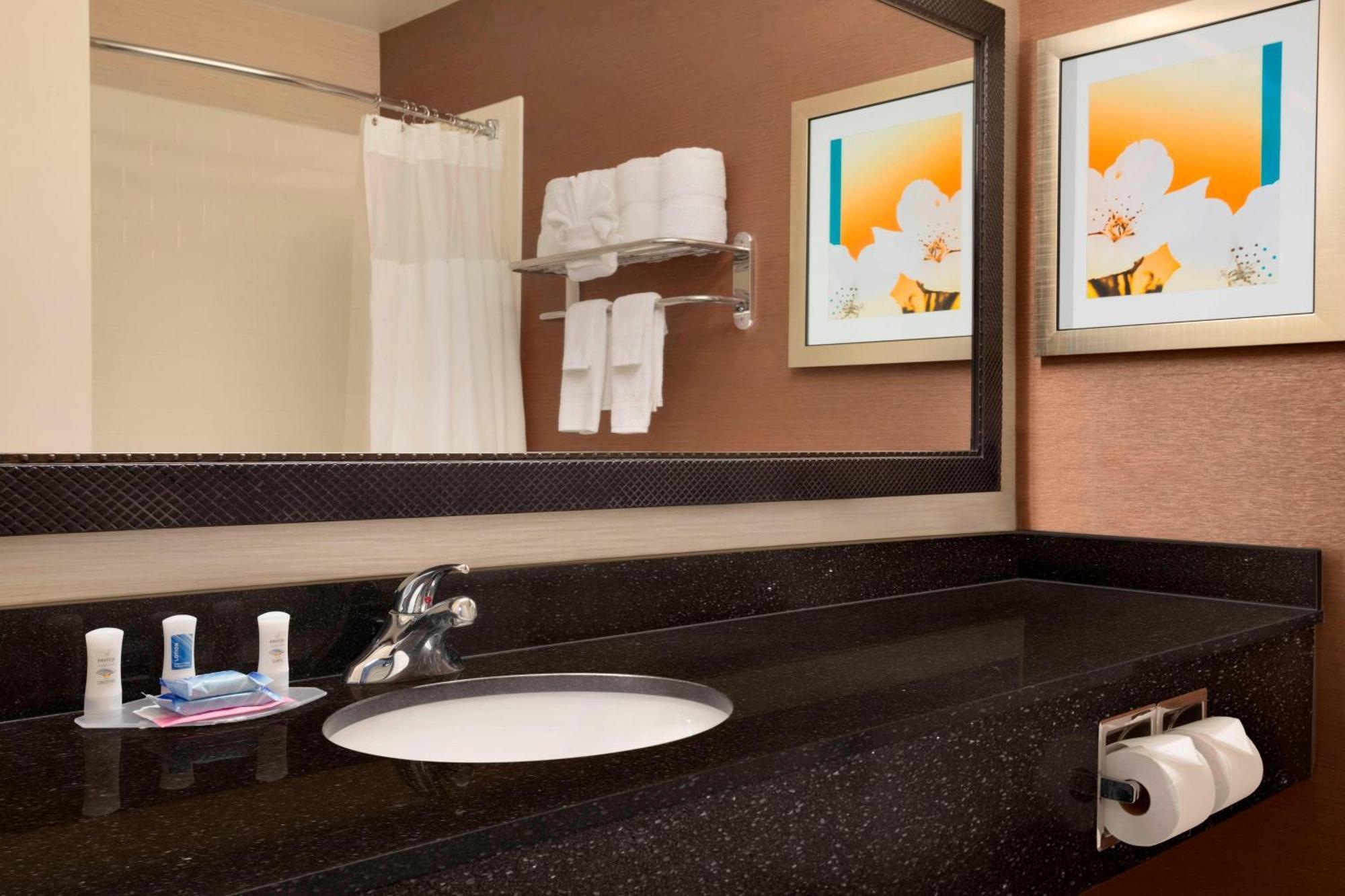 Fairfield Inn & Suites Fort Worth University Drive Zewnętrze zdjęcie