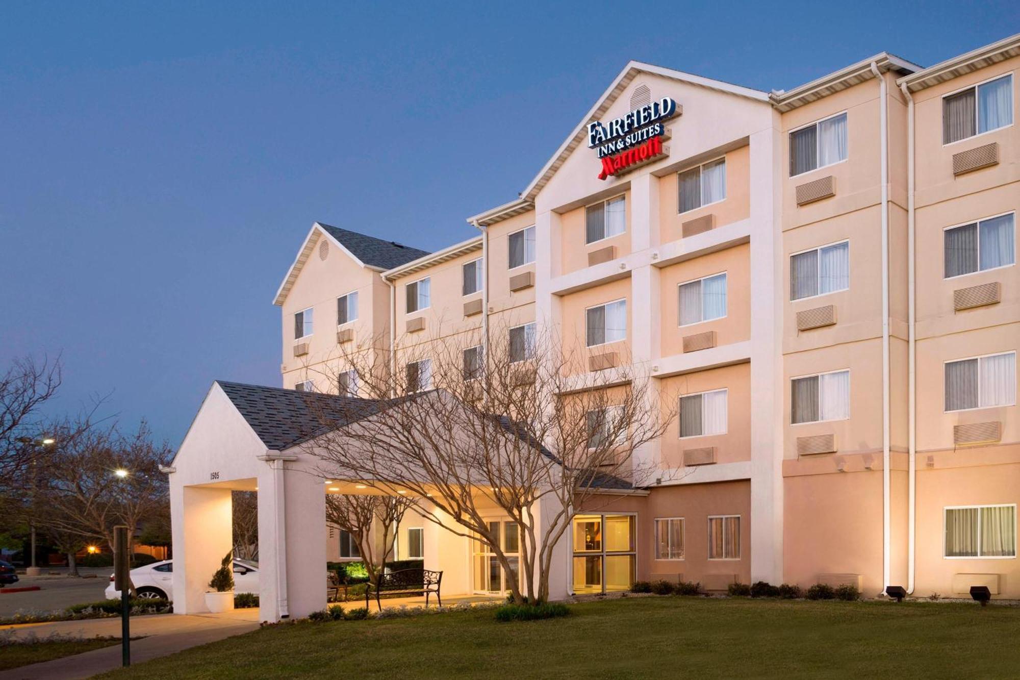 Fairfield Inn & Suites Fort Worth University Drive Zewnętrze zdjęcie